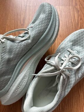 Saucony Women's Light Sage Mesh Running Shoes